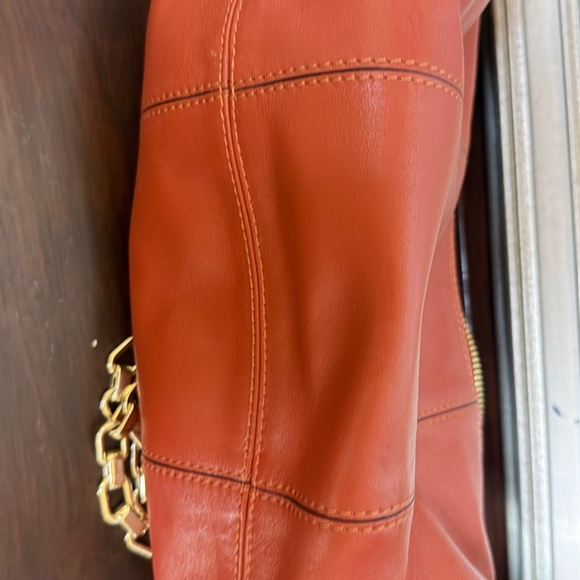 Manu Atelier Cylinder Wine Color Bag — Lightly Used + Extra Chain Included - Picture 4 of 5